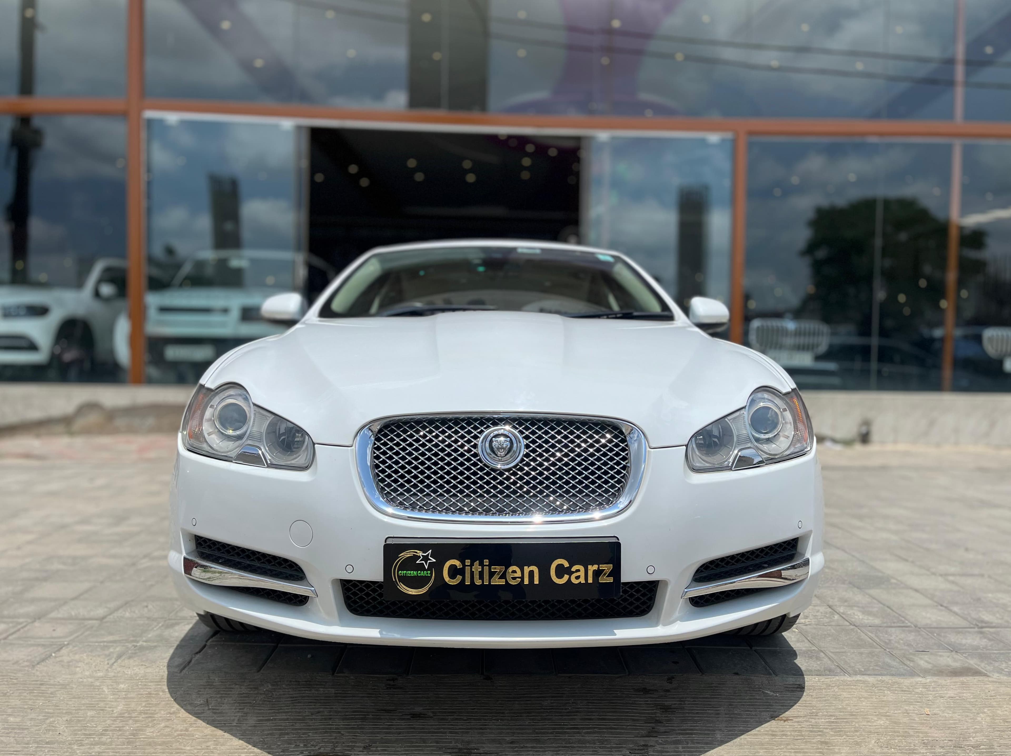 Premium pre-owned luxury vehicles at Citizen Carz