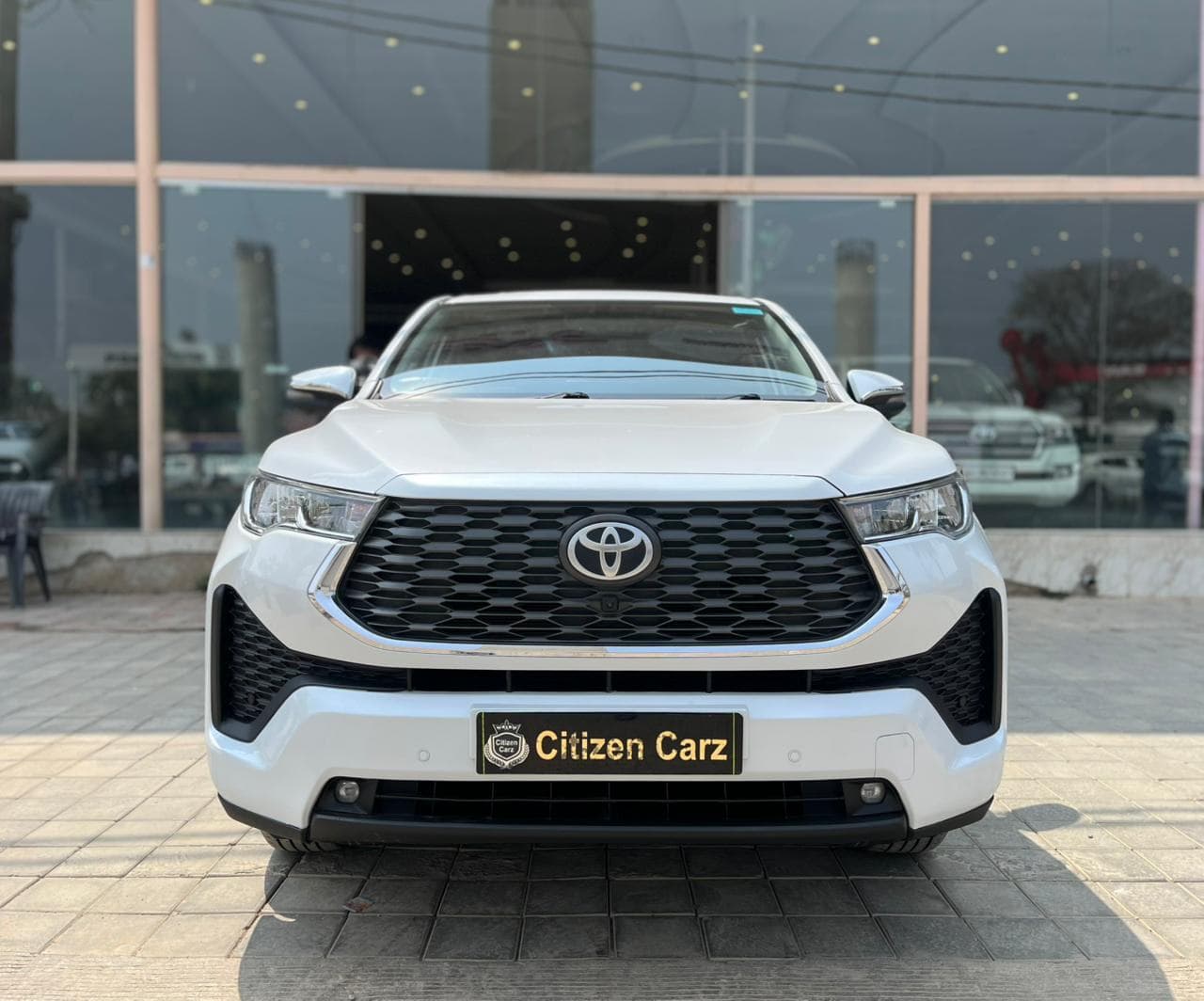 Toyota Innova Hycross